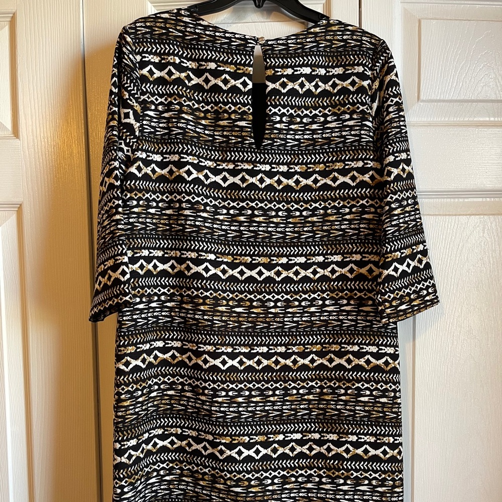 Everly Patterned Dress - Picture 5 of 5